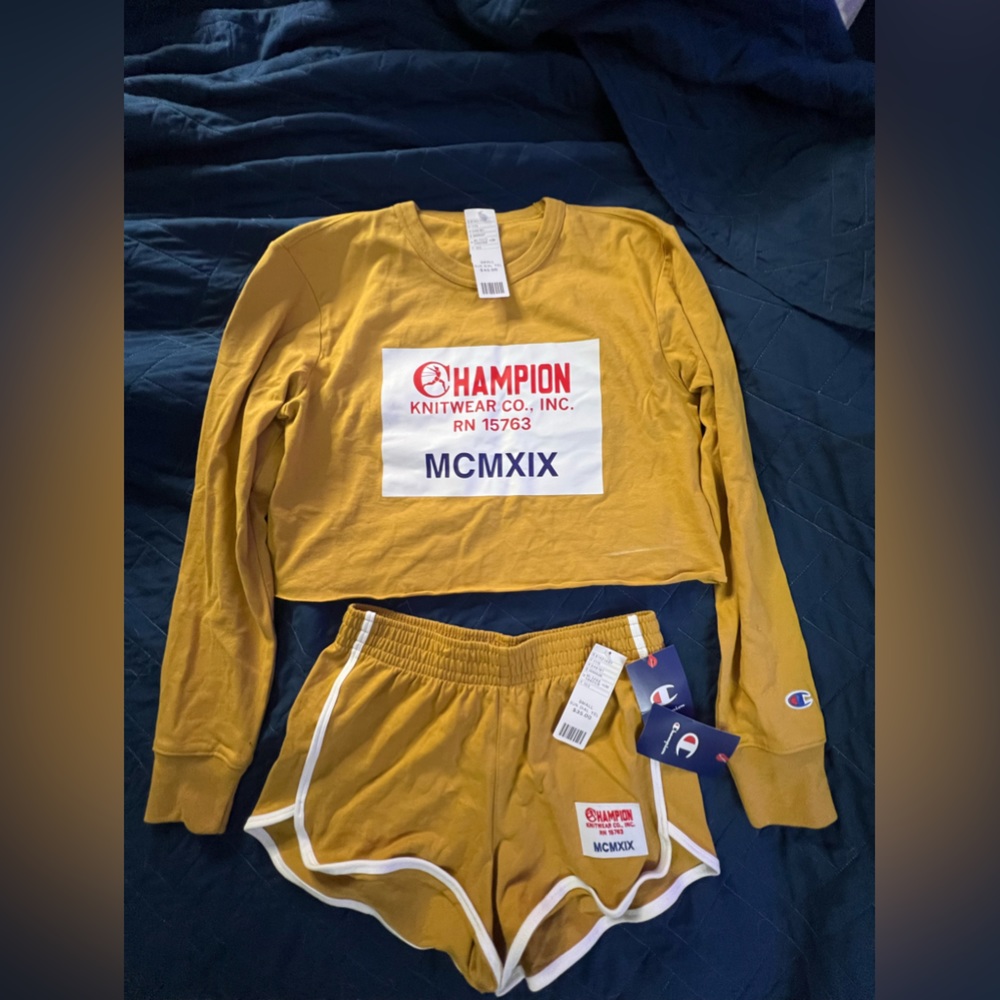 Cropped Champion Set